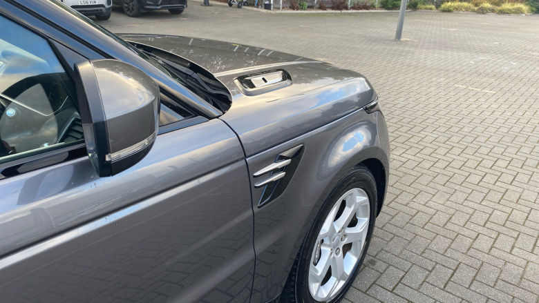 Land Rover Range Rover Sport 2.0 P400e HSE 5dr Auto Estate